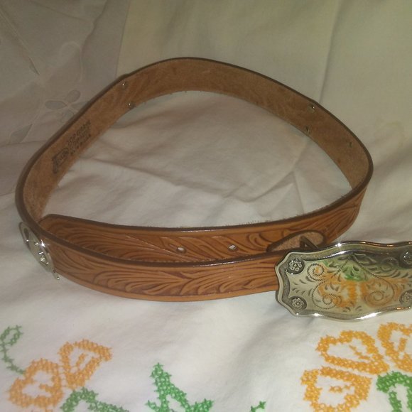 Justin Childs Heart belt buckle with belt - Picture 6 of 6